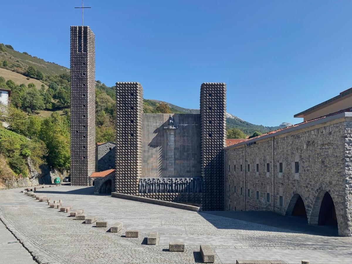 Iraipe Santuario De Arantzazu Hotel Oñate Kültér fotó