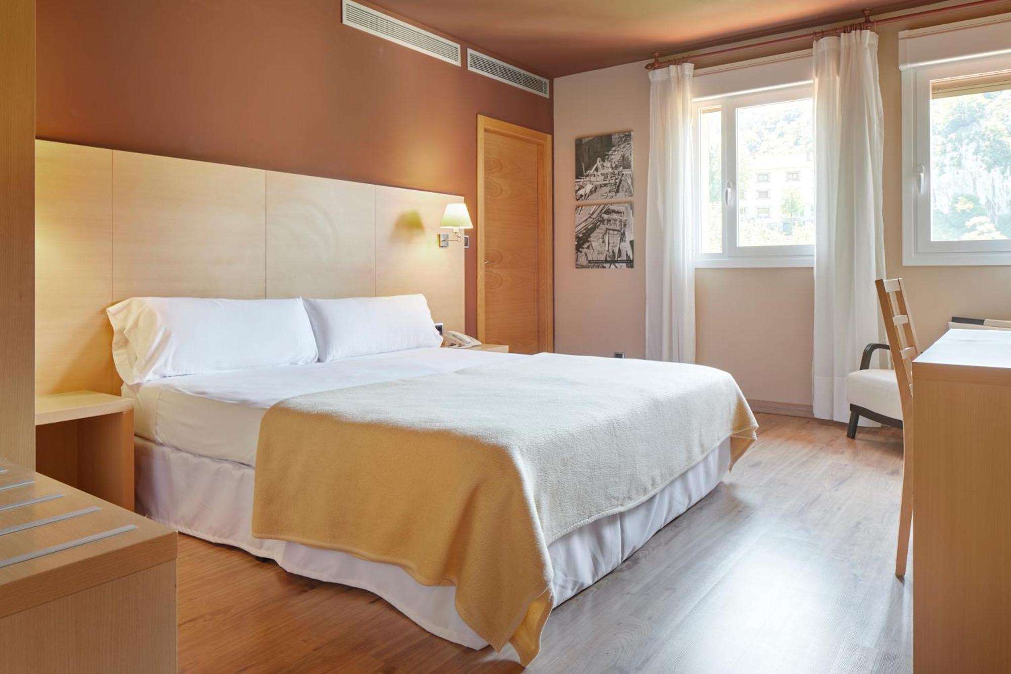 Iraipe Santuario De Arantzazu Hotel Oñate Kültér fotó
